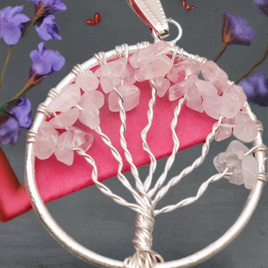 Colgante Árbol de la Vida con cuarzo rosa en Baño de Plata