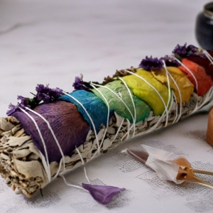 SALVIA BLANCA GRANDE CON PÉTALOS CHAKRAS