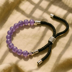 Pulsera de Hilo Negro con Piedras Preciosas – Amatista en Plata 925