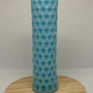 VELA CILÍNDRICA TEXTURIZADA AZUL ELABORADA EN MOLDE
